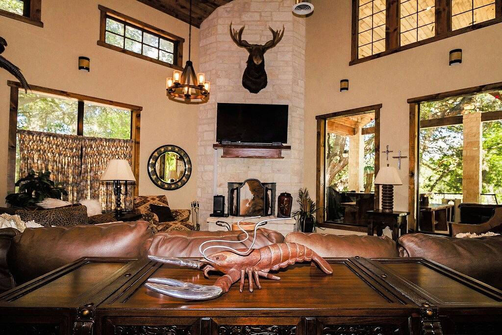 Porter's Tree Haus direkt am Flussufer in Concan, Uvalde County