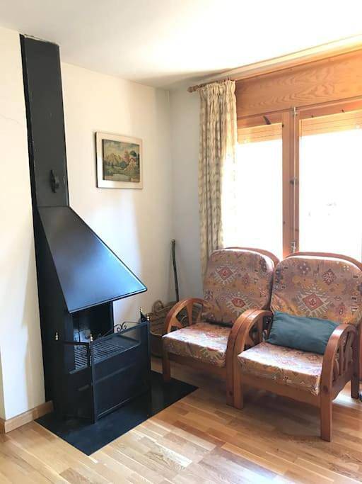 Gîte pour 7 personnes, avec terrasse à Vilallonga de Ter - 2