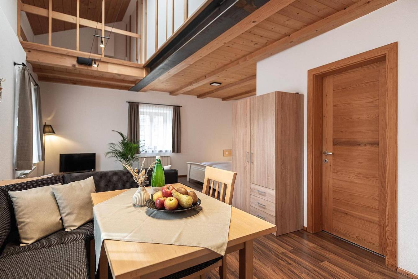 Ganzes Studio, Studio-Apartment 'Rose' mit Gartenblick, Gemeinschaftsterrasse und Wlan in Schrambach, Feldthurns