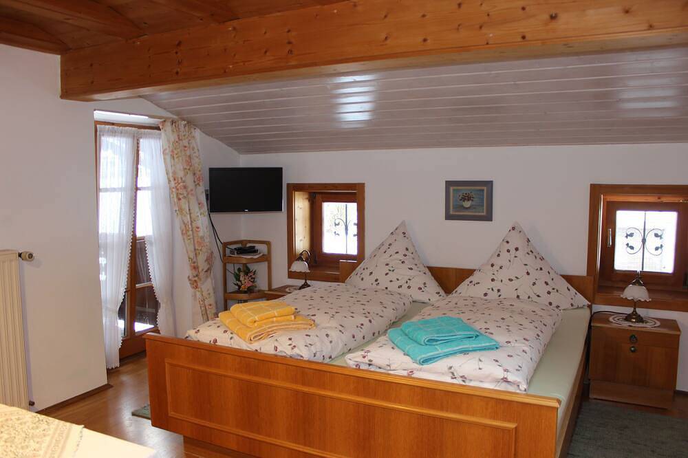 Ganze Wohnung, Ferienwohnung - Haus Andrea Gästezimmer und Ferienwohnung in Bayrischzell, Spitzingsee
