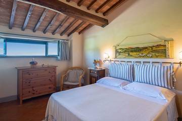 Villa for 6 People in San Gimignano, Siena Province, Photo 3