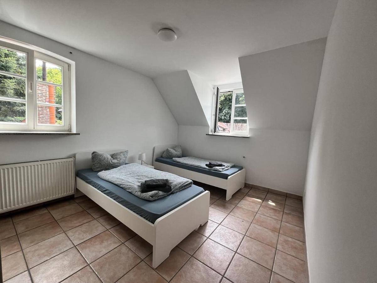 Ganze Wohnung, 13 Worker Apartments - Single Beds - Free Parking - 10 min Cologne-City in Ehrenfeld (Köln), Köln