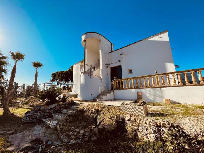 Chambre d’hôte pour 2 personnes, avec terrasse et jardin ainsi que vue et piscine à Gallipoli - 3