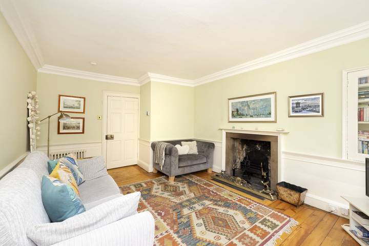 Vacation rental for 2 people, with yard in Edinburgh