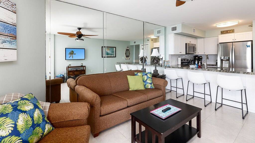 Ganze Wohnung, Erleben Sie Island Living ☼ Epische Ansichten ☼ Pool & Cabana Bar + Wifi in Tavernier, Monroe County