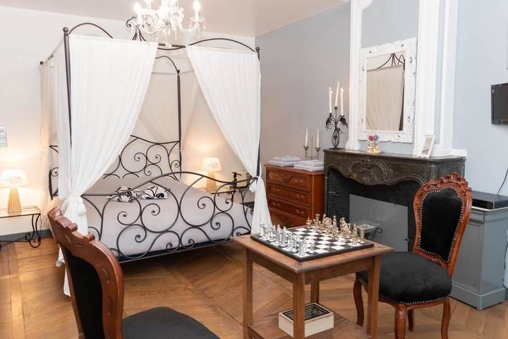 Chambre d’hôte pour 6 personnes, avec Terrasse ainsi que Jardin et Vue