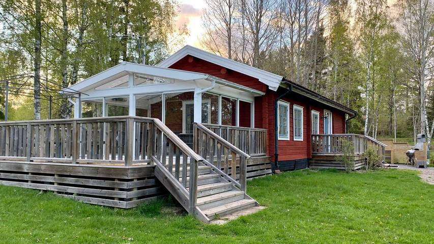 Ferienhaus für 7 Personen, mit Garten in Flen