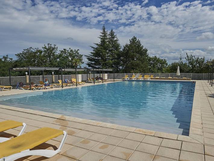 Villa pour 8 personnes, avec Balcon/Terrasse ainsi que Jardin et Piscine