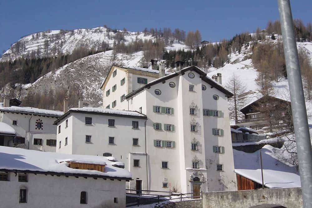 Ganze Wohnung, Wohnung Etter Albertinihaus, (Splügen). in Rheinwald, Hinterrhein