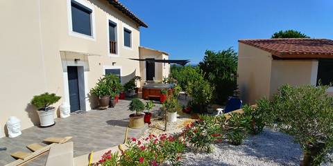 Gîte pour 2 personnes, avec terrasse, animaux acceptés dans l' Hérault
