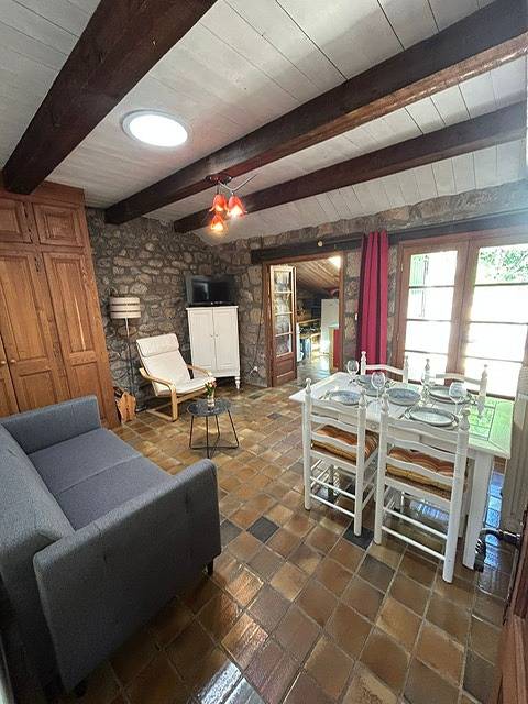 Gîte pour 4 personnes avec piscine in Chassiers, Parc naturel régional des Monts d'Ardèche
