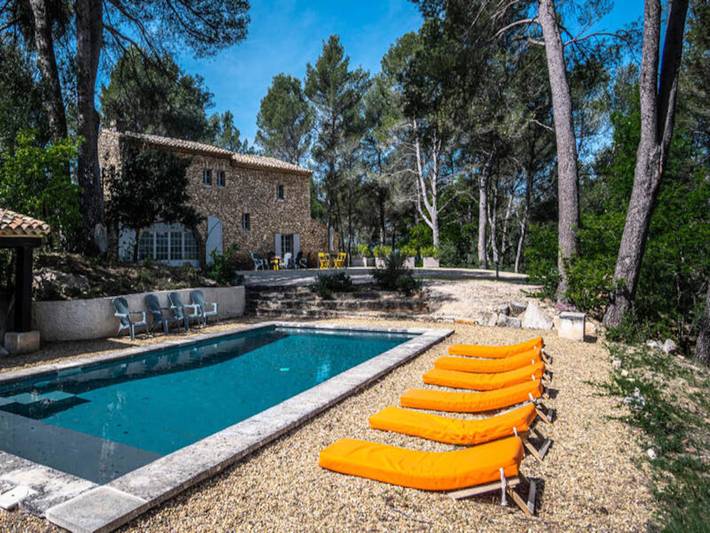 Ferienwohnung für 6 Personen, mit Pool und Garten sowie Terrasse, kinderfreundlich in Roussillon