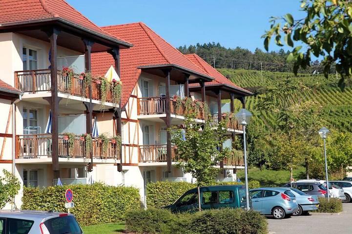 Ferienwohnung für 4 Personen, mit Pool und Balkon sowie Sauna - 1