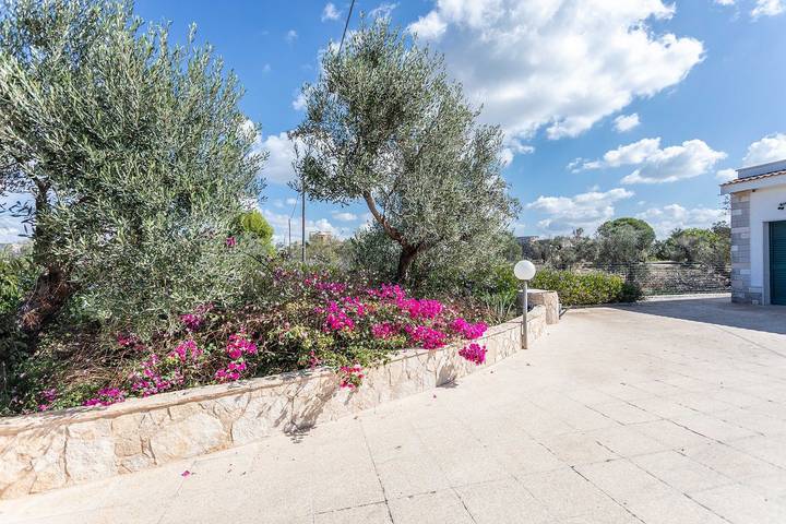 Location de vacances pour 10 personnes, avec jardin, animaux acceptés à Taviano - 4