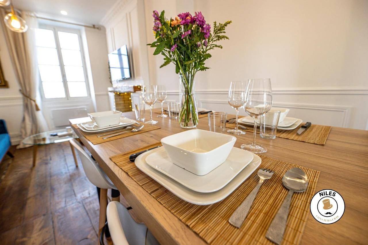 Appartement entier, L'Haussmann, Rare, Appartement Vue Château et Palmiers in Pau, Béarn