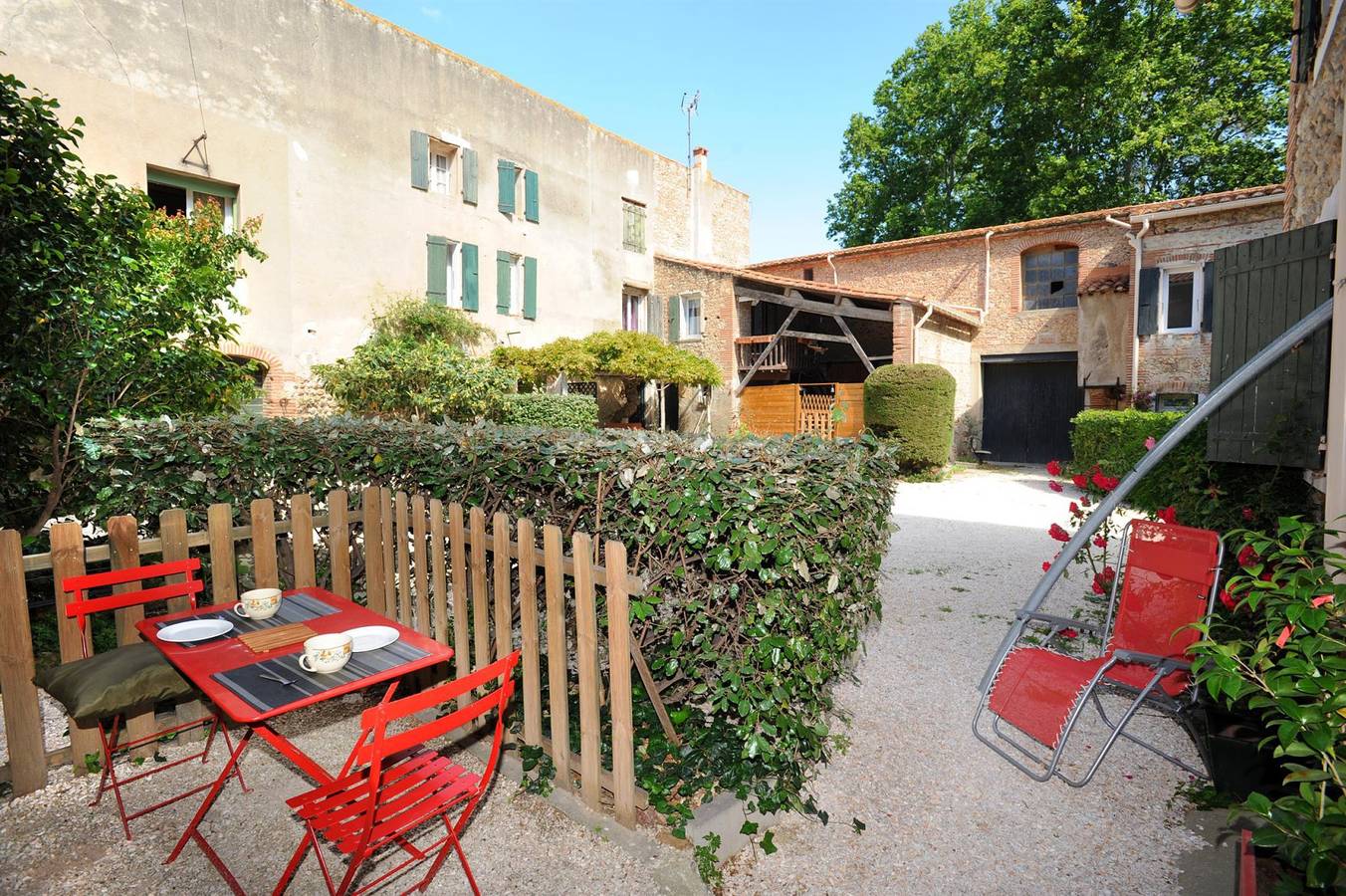 La cour in Millas, Côte méditerranéenne (France)