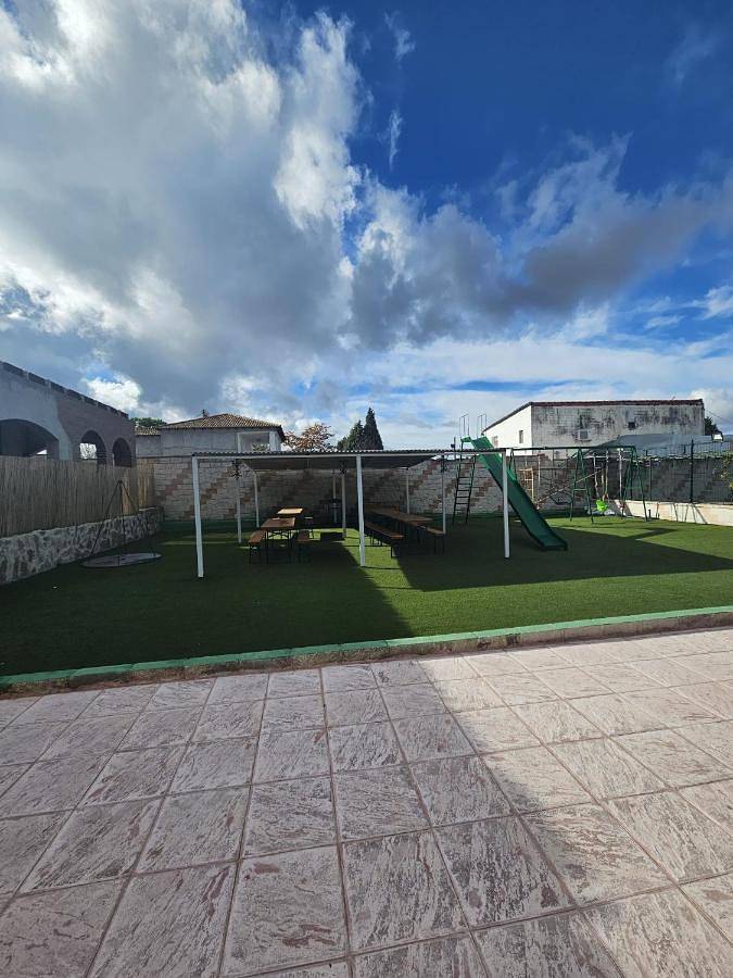 Casa rural para 17 personas, con piscina además de jardín y balcón en La Sagra - 3