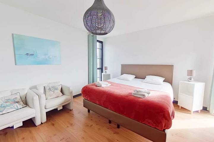 Location de vacances pour 12 personnes, avec jardin dans Plage Du Pouldu Santec - 2