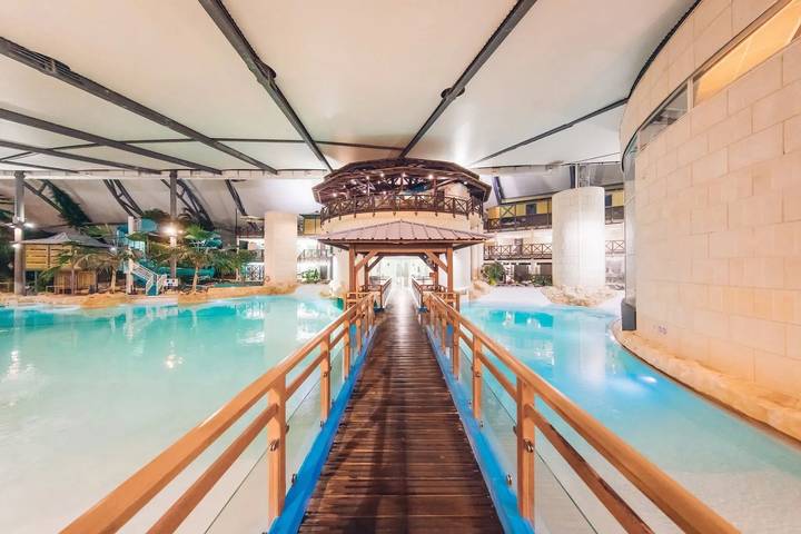 Studio entier, Studio climatisé Jonzac 20 m², piscine in Jonzac, Région de Jonzac