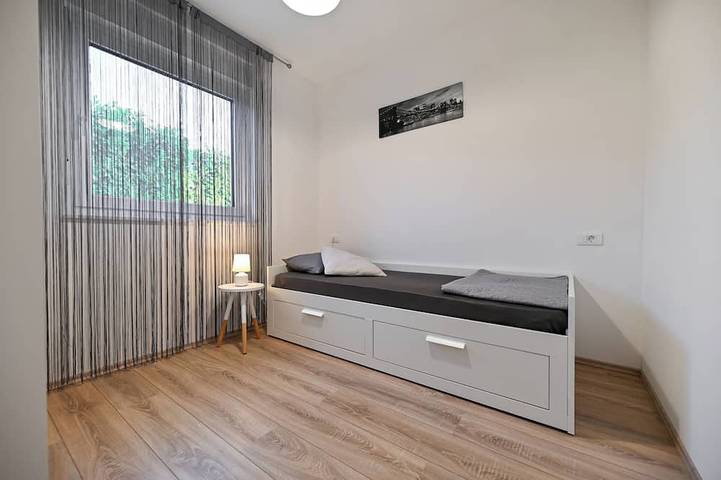 Holiday home Aprilis with pool,outdoor sauna and jacuzzi in Galovac, Zadar