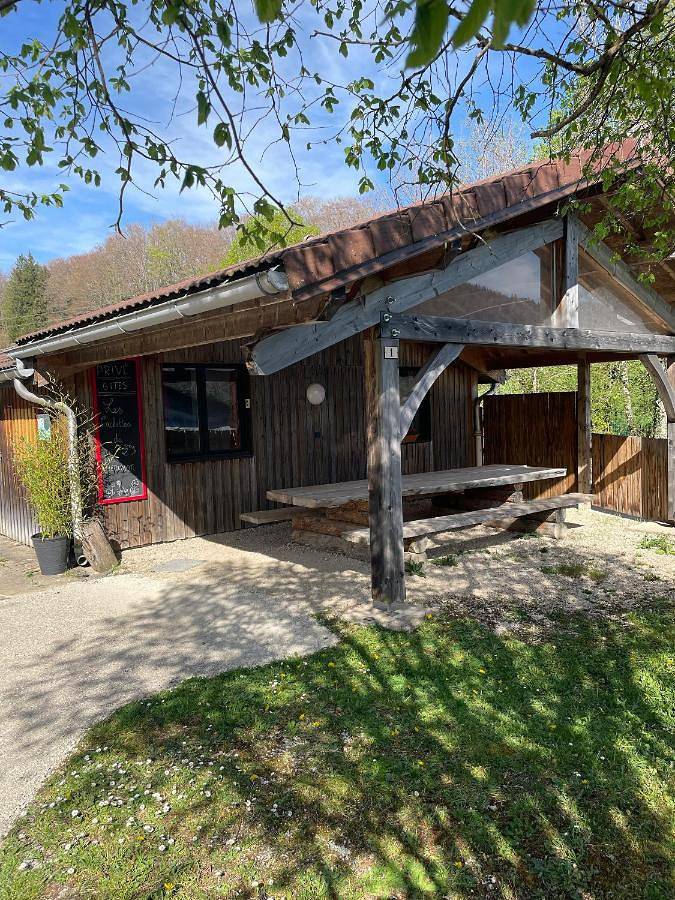 Location de vacances pour 4 personnes, avec jardin et vue dans Cascades du Hérisson - 2