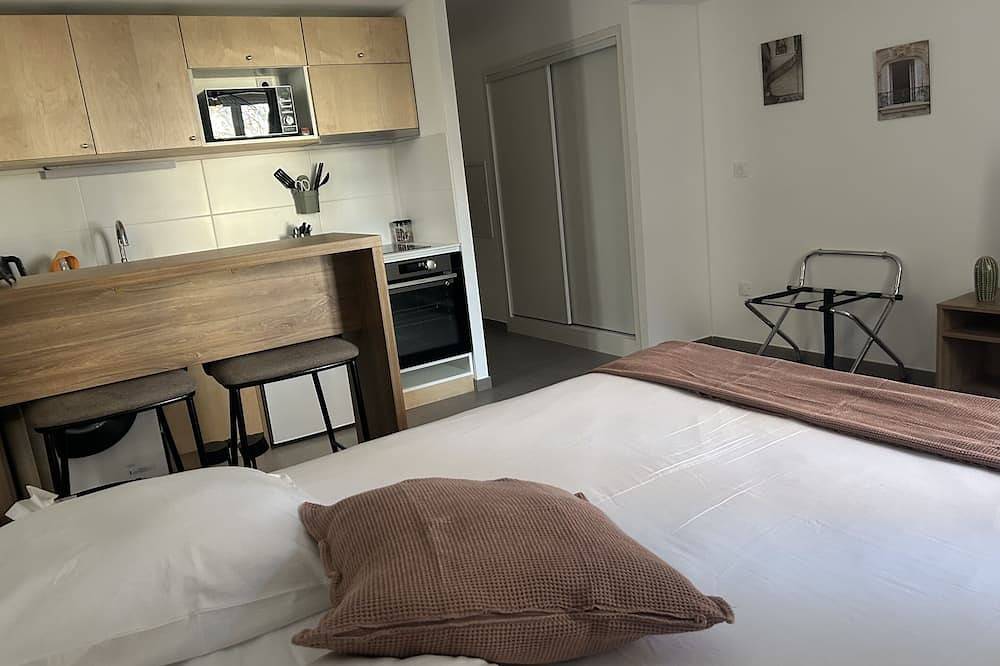 Apartamento entero, Studio 101-Estudio-Básico-Habitación con desagüe in Velaux, Region de Aix-en-Provence