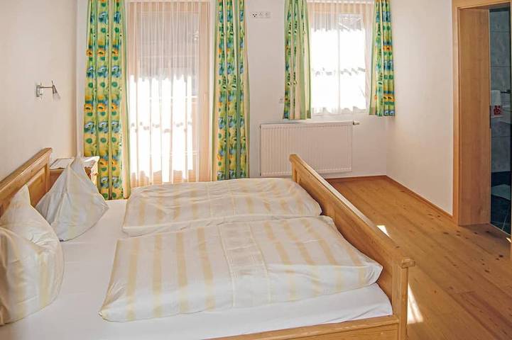 Ganze Wohnung, Wunderschoene Ferienwohnung in Hainzenberg, Zillertaler Alpen