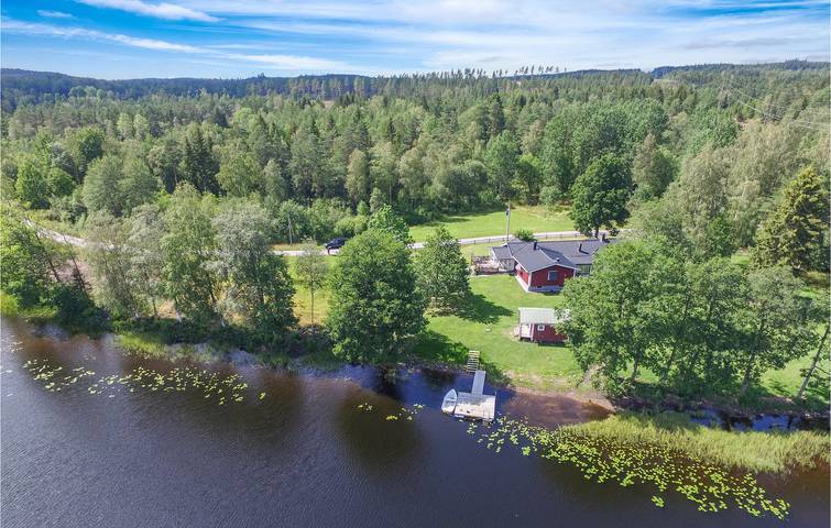 Ferienhaus für 9 Personen, mit Terrasse und Garten sowie Sauna in Västergötland