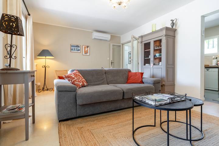 Casa vacanze 'Monet - Mas De Rey' con piscina condivisa, terrazza privata e Wi-Fi in Arpaillargues-et-Aureillac, Nimes e dintorni