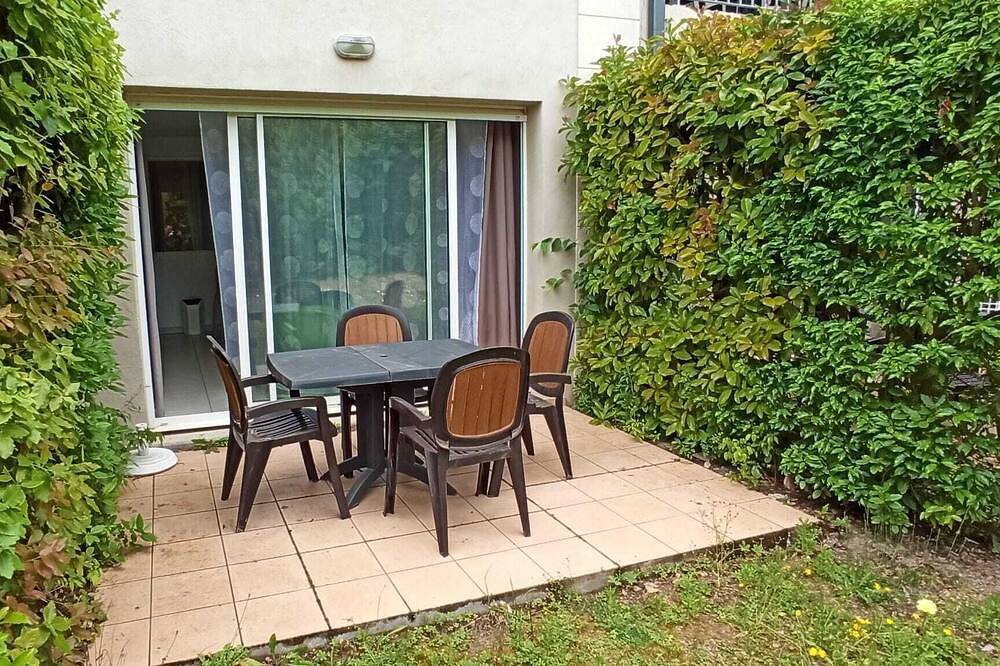 Appartement entier, Appartement avec jardinet 4 pers dans résidence vacances 3*** in Azille, Région de Carcassonne