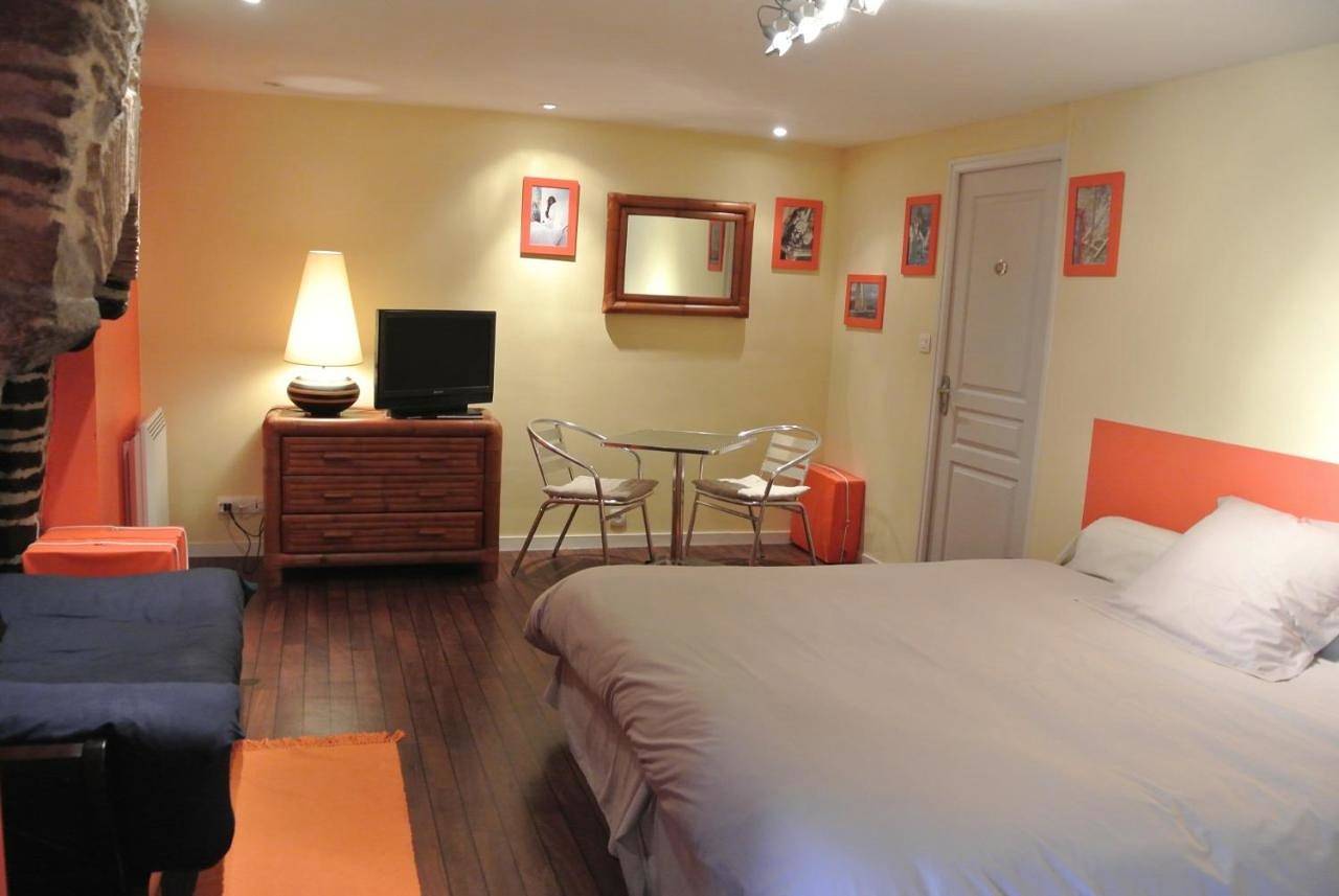 Double Room in Lohéac, Région de Redon