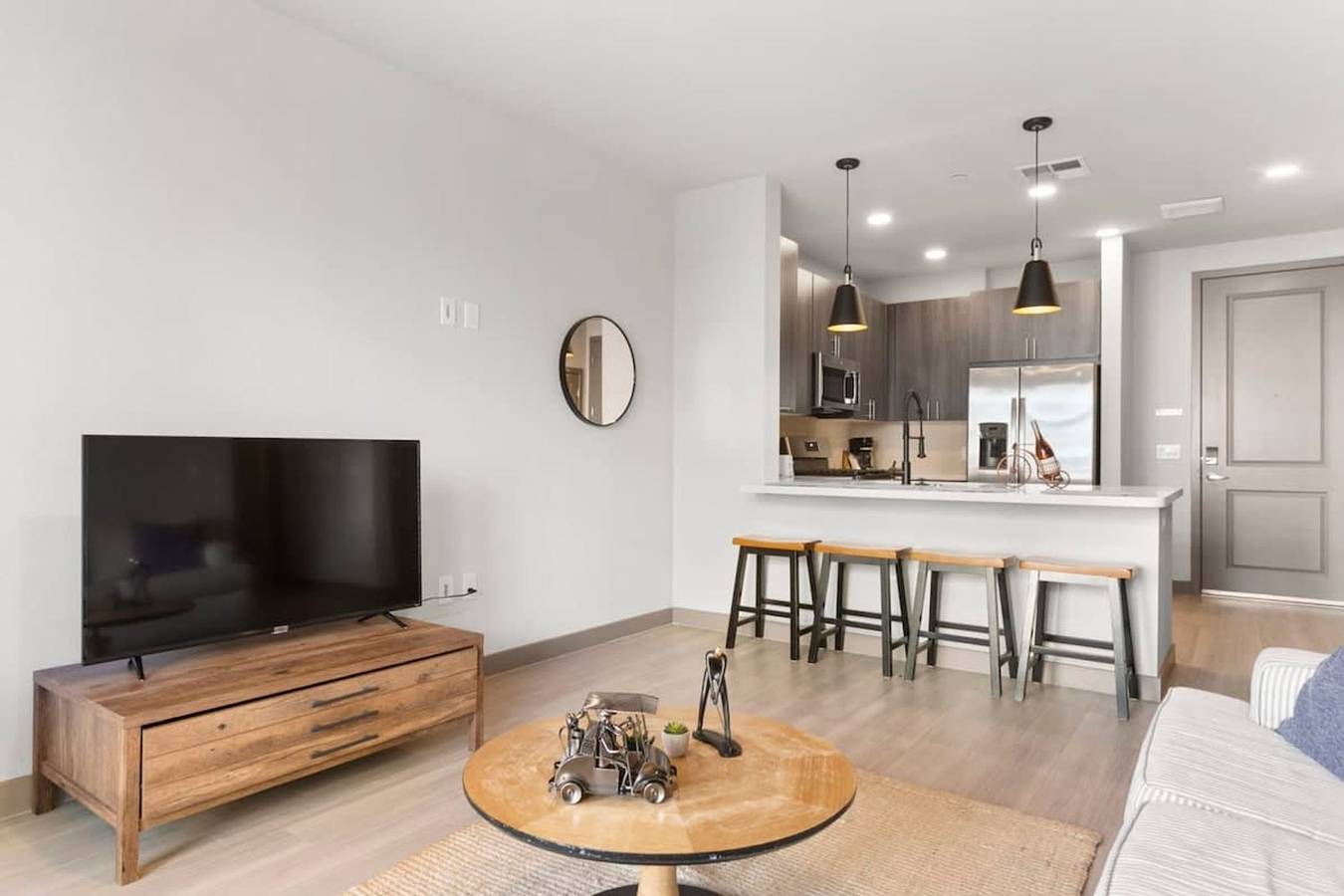 Entire apartment, Cozysuites Phx Roro Gym Pool Pets Parking 4 in Phoenix, Maricopa County