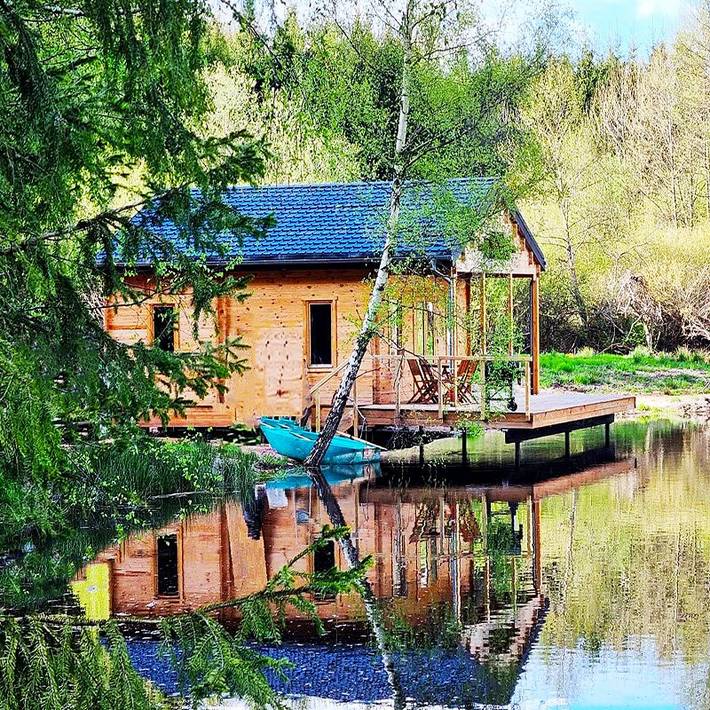 Gîte pour 4 personnes, avec terrasse ainsi que jardin et vue sur le lac dans Lac de Chaumeçon