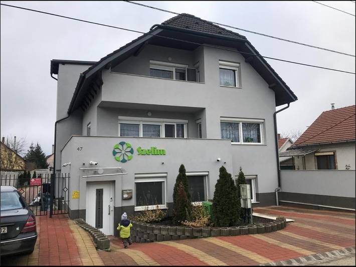 Hôtel pour 4 personnes, avec terrasse à Tatabánya