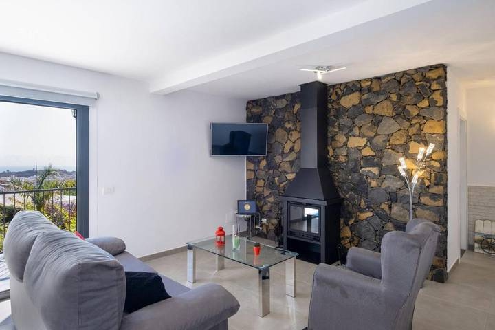 Chalet para 4 personas, con terraza además de piscina y jardín en La Palma - 3