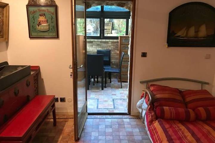 Gîte pour 15 personnes, avec piscine ainsi que jardin et jacuzzi à Poissy - 2