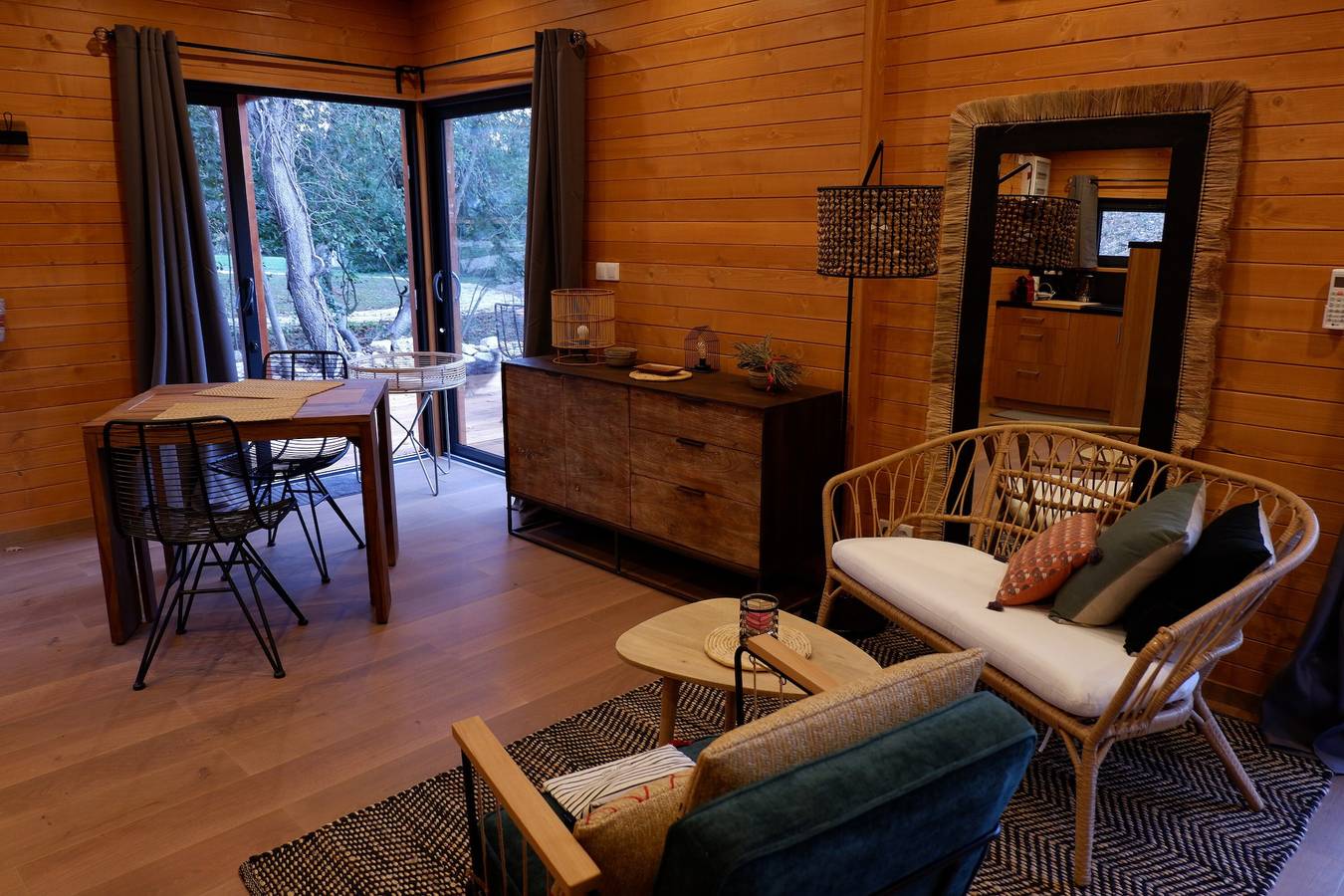 Casa Vacacional 'Lodge Exotique 1 - Mas De Rey' con Terraza Privada, Wi-Fi y Aire Acondicionado in Arpaillargues-et-Aureillac, Region de Nimes