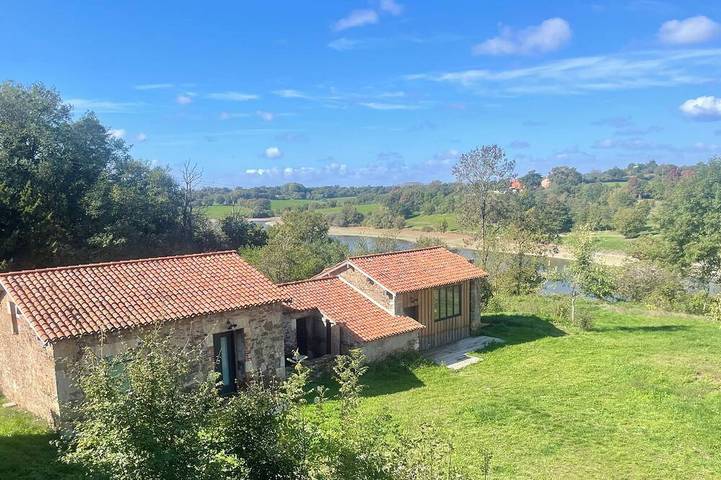 Location de vacances pour 7 personnes, avec jardin et terrasse à Monsireigne