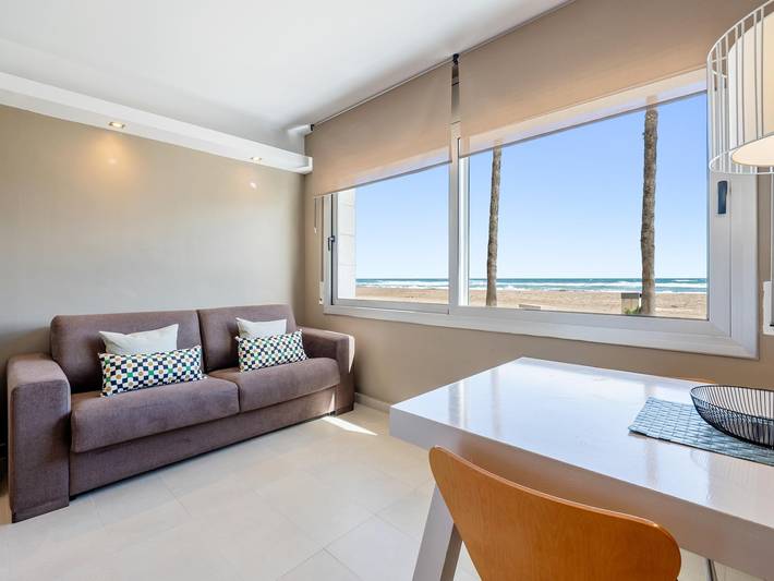 Apartamento vacacional entero, ¡Localización, localización, localización! in Platja de Baix a Mar (Torredembarra), Torredembarra