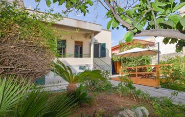 Ferienhaus für 7 Personen, mit Terrasse und Garten in Marina di Ragusa