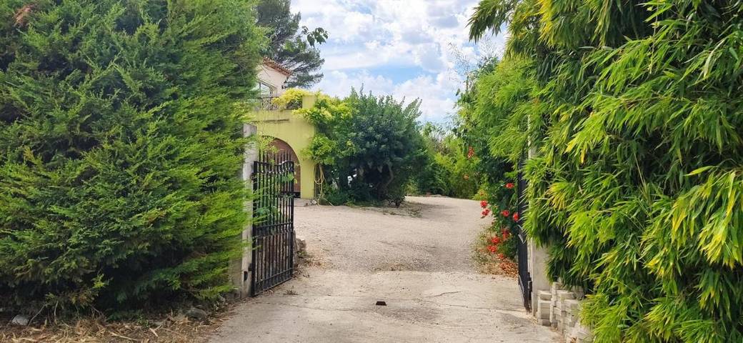 Gîte pour 5 personnes, avec vue et terrasse à Châteauneuf-Grasse - 3