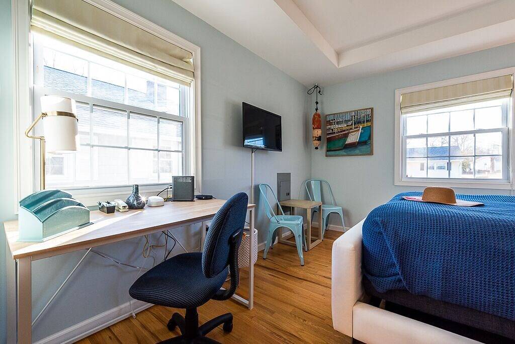 Be Happy Beach House is a five minute walk from Hawk's Nest Beach! in Old Lyme, Connecticut