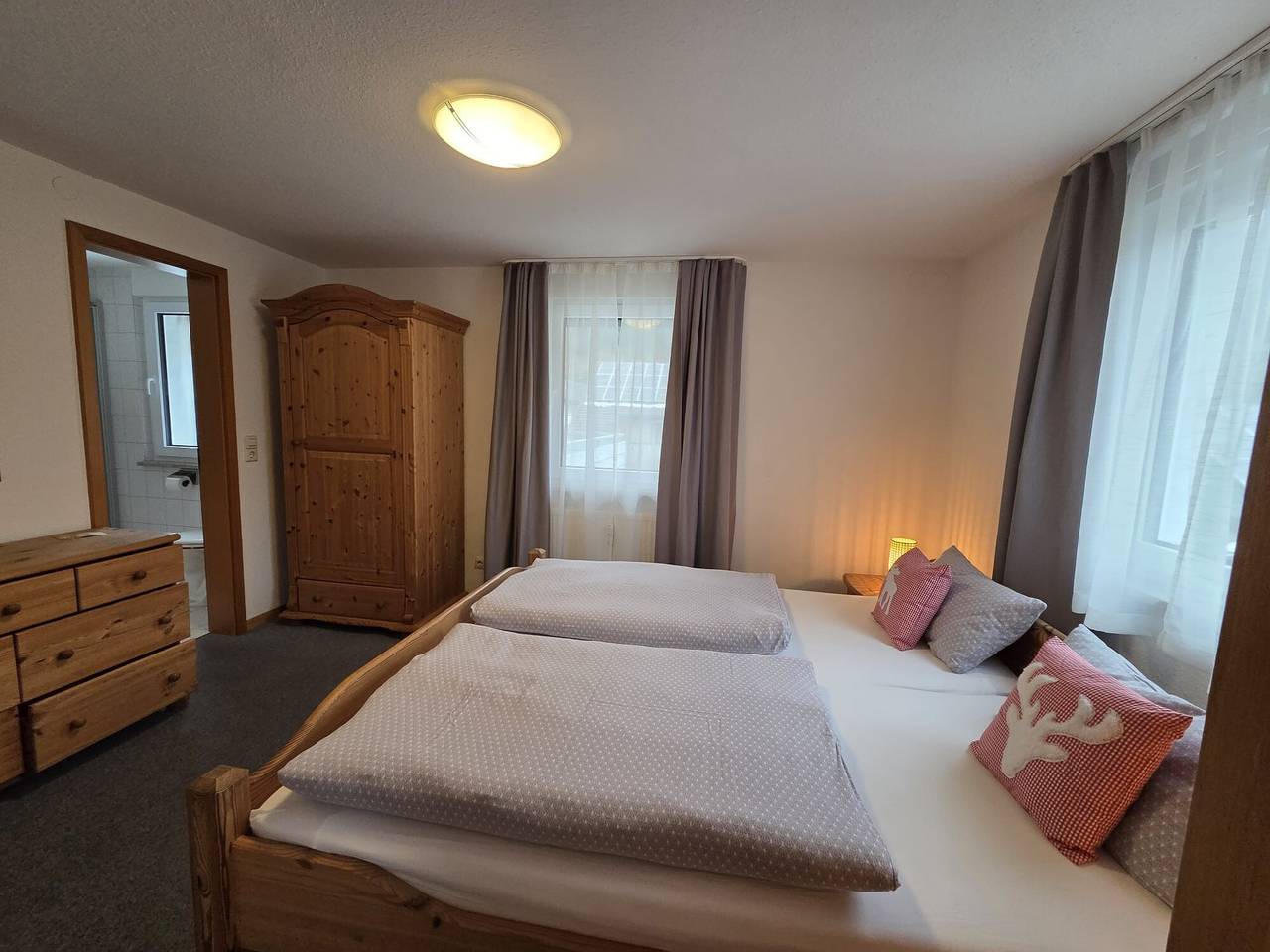 Ganze Wohnung, Ferienwohnung 'Haus Barbara 1 Og' mit Bergblick, Gemeinschaftsterrasse & Wlan in St. Blasien, Südschwarzwald