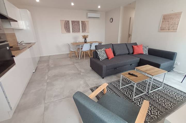 Gîte pour 6 personnes, avec Jardin à Fontaines-d'Ozillac