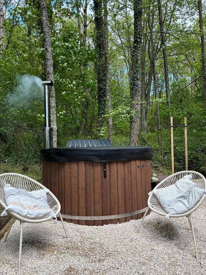Location de vacances pour 6 personnes, avec jardin et vue sur le lac ainsi que vue et terrasse, animaux acceptés à Manzat - 3