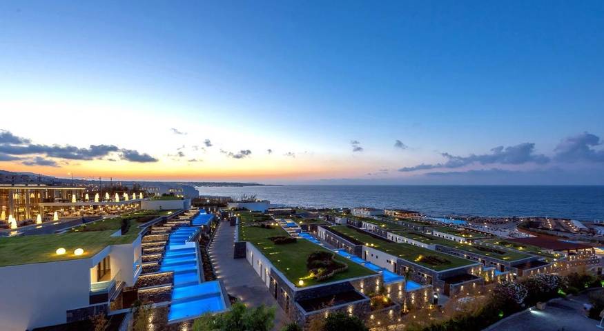 Resort for 2 personer, sauna og terrasse i tillegg til jacuzzi og badebasseng i Hellas