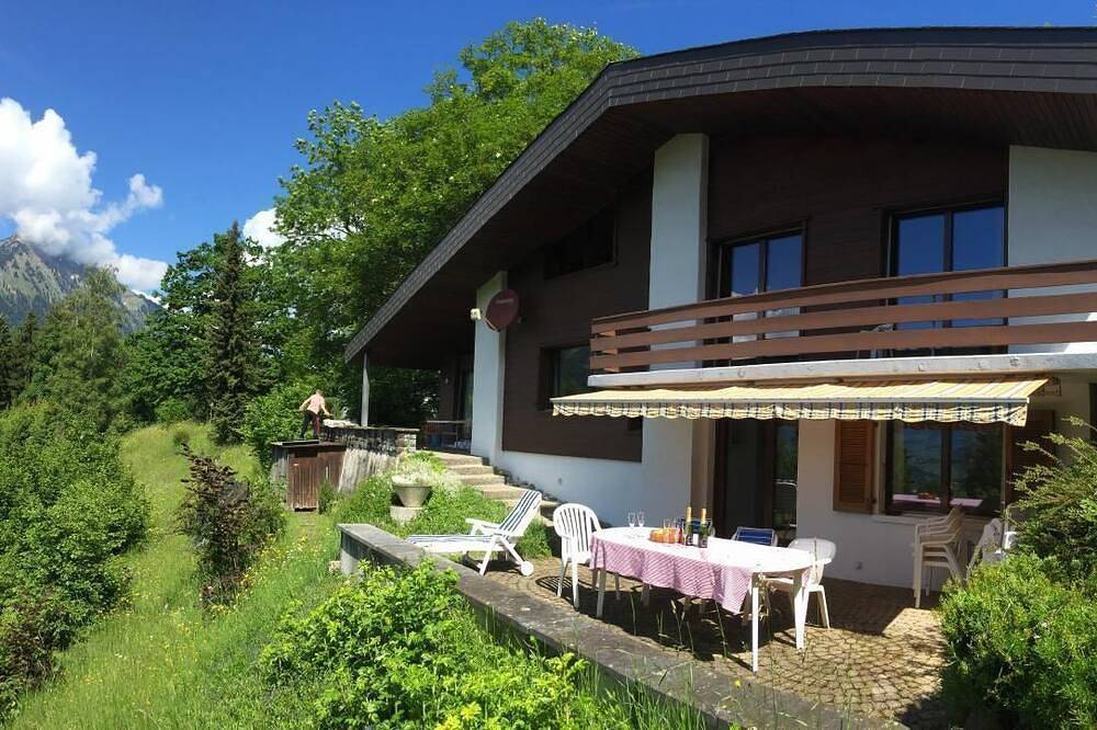 Ferienhaus Aeschi b. Spiez für 1 - 16 Personen mit 6 Schlafzimmern - alleinstehendes Ferienhaus in Aeschi bei Spiez, Thunersee