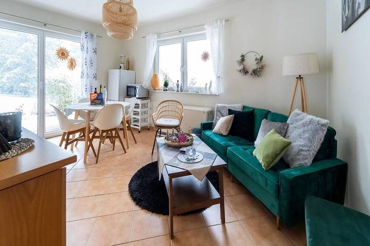 Ferienhaus für 4 Personen, mit Terrasse und Garten sowie Pool