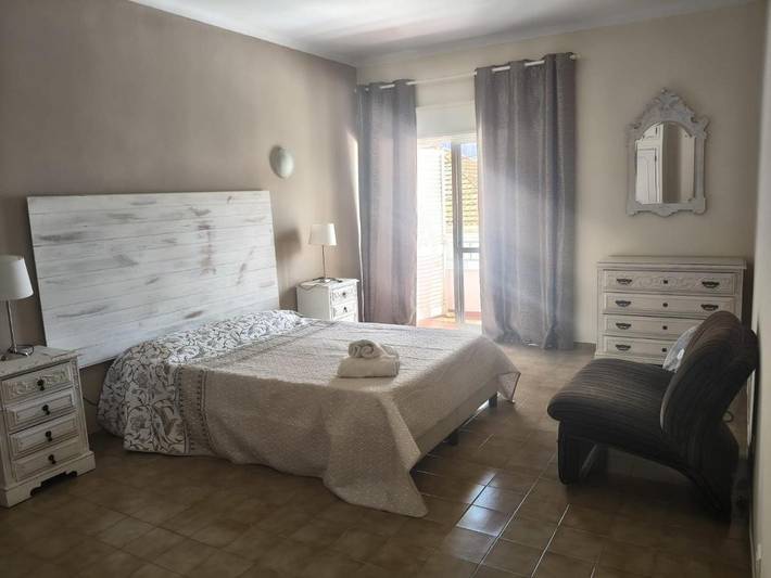 Maison d’hôte pour 2 personnes, avec jardin et vue ainsi que piscine et bassin pour enfant, animaux acceptés à Portimão - 2