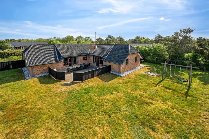 Ferienhaus für 10 Personen, mit Sauna und Terrasse sowie Whirlpool in Blavand